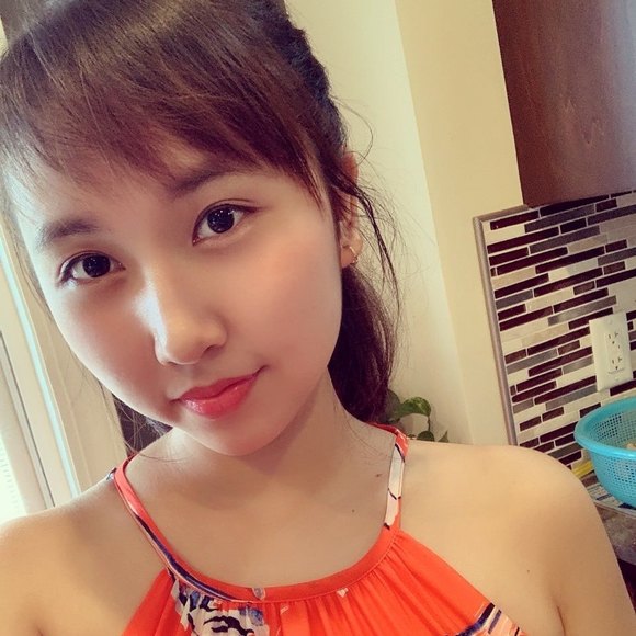 Profile Picture of Huong Huong (@socola_milk1397) on Poshmark