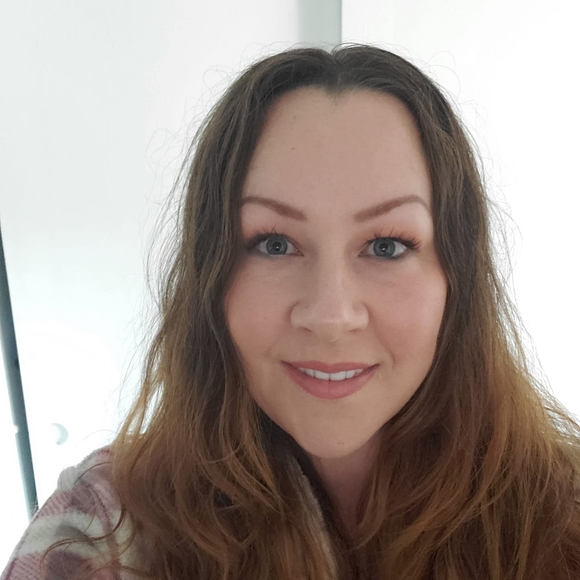 Profile Picture of Rachelmarie Demaree (@racheldemaree) on Poshmark