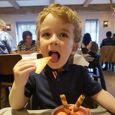 Profile Picture of Mark Wilcox (@Coxy_1985) on Twitter