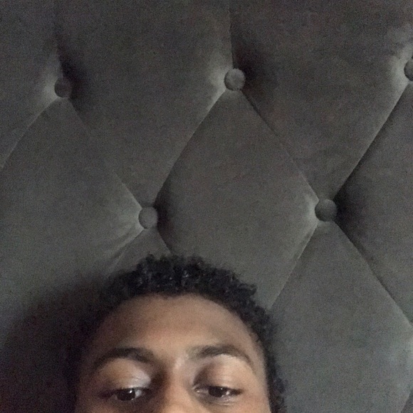 Profile Picture of Matthew Samuels (@mattsam316) on Poshmark