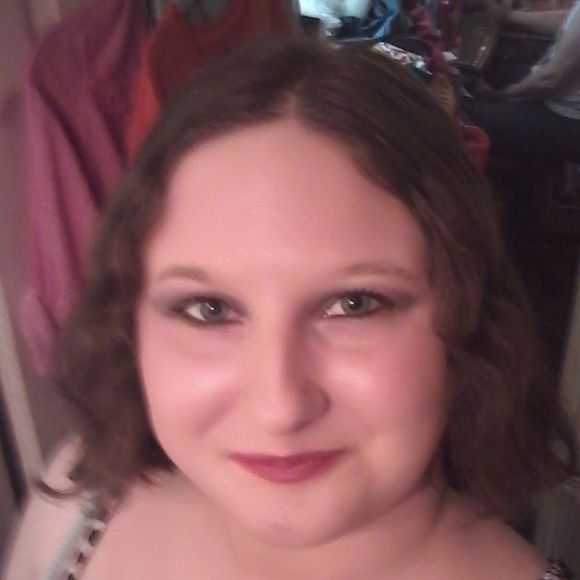 Profile Picture of Alexandra Jenkins (@hunchbunch) on Poshmark