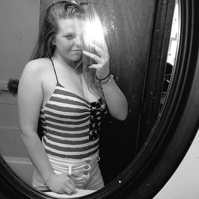 Profile Picture of Lily Andrews (@lilyandrews02) on Twitter