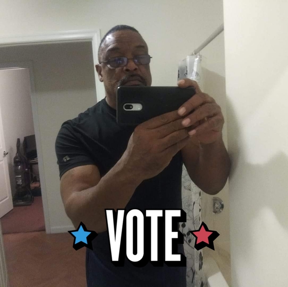 Profile Picture of Aron Marshall (@aronmarshall294) on Poshmark