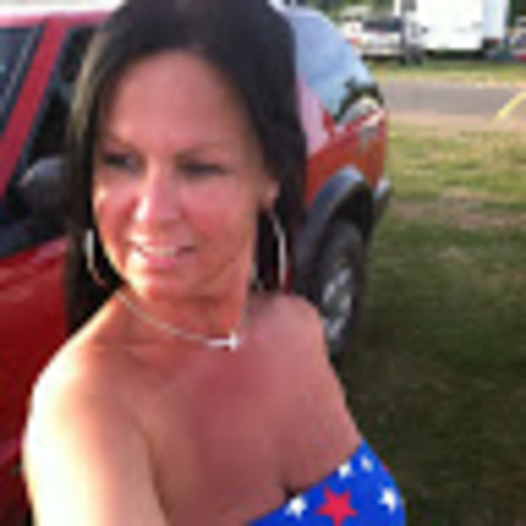 Vicky lynn Mleko - Poshmark Profile Picture of Vicky lynn Mleko (@victory44) on Poshmark