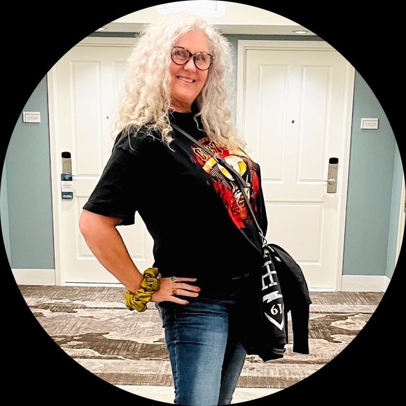 Profile Picture of Lori Ramey (@mississhippie) on Poshmark