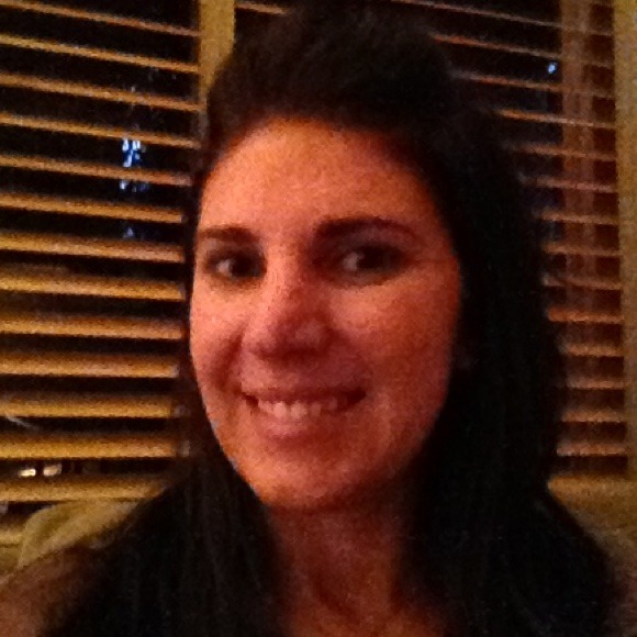 Profile Picture of Amberlee Engle (@amberlee77) on Poshmark