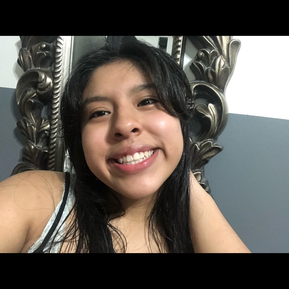 Profile Picture of Jaydee Cantos (@jaydeec05) on Poshmark