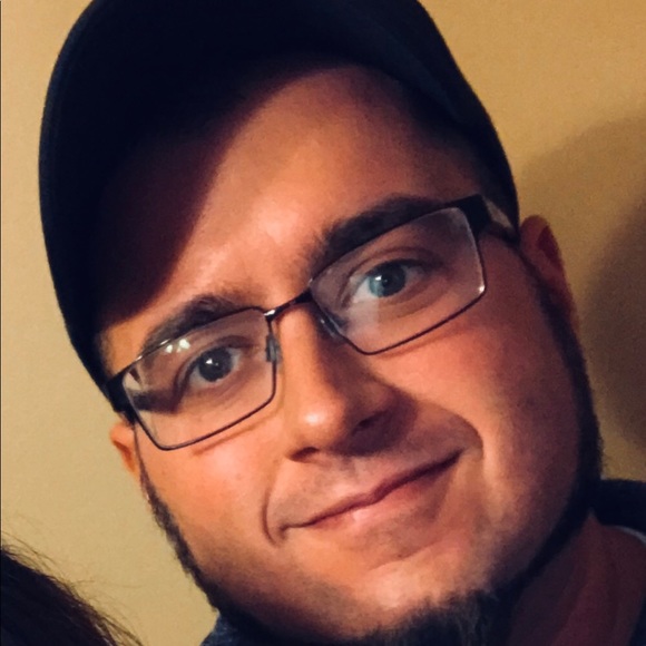 Profile Picture of Logan Newport (@indianazuk) on Poshmark