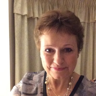 Profile Picture of Lisa Gilbert (@cheltlady) on Twitter