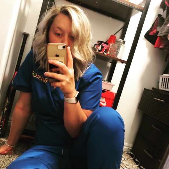Profile Picture of Kylie Garcia (@kylie_10) on Poshmark