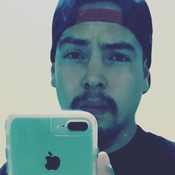 Profile Picture of Carlos Mandujano (@carlosmandujano) on Poshmark