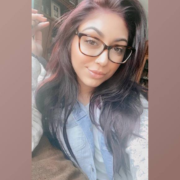 Profile Picture of Alexandria Amatø (@alexandriaa0428) on Poshmark