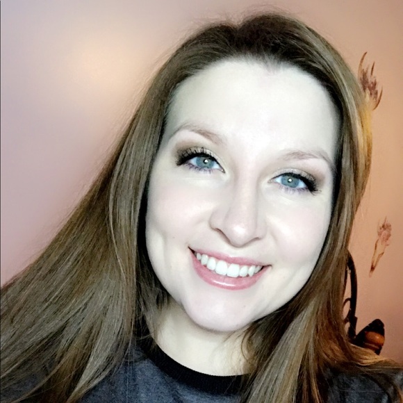 Mashalia Rasnake - Poshmark Profile Picture of Mashalia Rasnake (@mashalia1231) on Poshmark