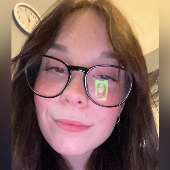 Madison Kossuth - Poshmark Profile Picture of Madison Kossuth (@mkossuth27) on Poshmark