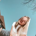 Profile Picture of J (@julia.michaelson) on Instagram
