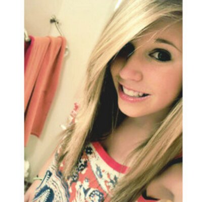 Profile Picture of Allison Colton (@allykinz1) on Twitter