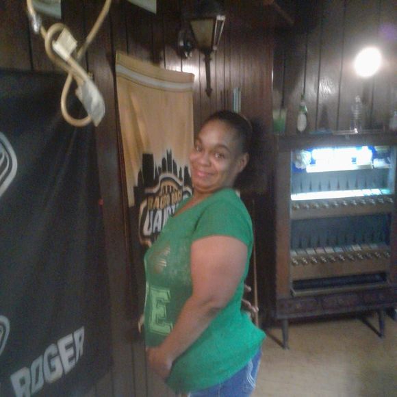 Profile Picture of Renesha Baxter (@lilmom302) on Poshmark