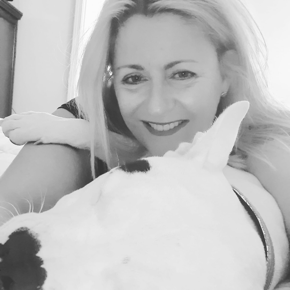 Profile Picture of Roxanne Howery (@roxannehowery) on Poshmark