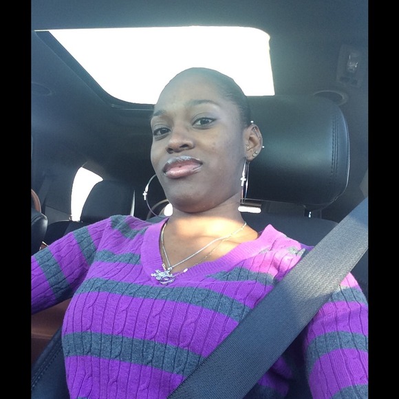 Profile Picture of Candice Sladden (@candiislades02) on Poshmark