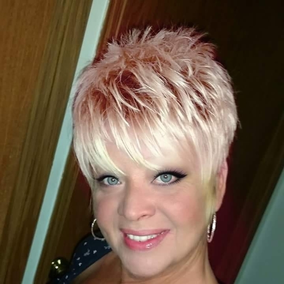 Profile Picture of Sarah Shamblin (@sarahbo14) on Poshmark