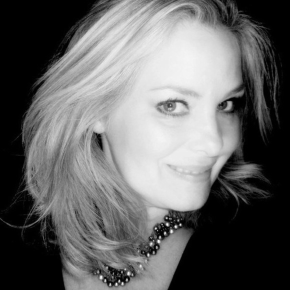 Profile Picture of Shelli Foster (@boka1984) on Poshmark