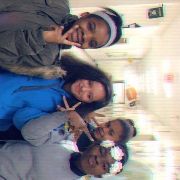 Profile Picture of Kindness club Kindness club (@ervincaia092) on Poshmark