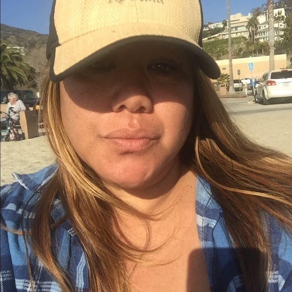 Profile Picture of Lisa Ramaila (@alohaflava1) on Poshmark