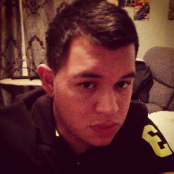 Profile Picture of Roberto Almaraz (@robbieneff) on Poshmark