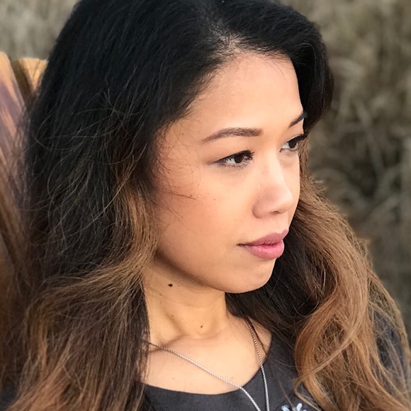 Profile Picture of Chris Alorro (@chrisalor) on Poshmark