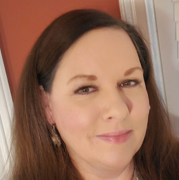 Deidre Heegan - Poshmark Profile Picture of Deidre Heegan (@purseanality) on Poshmark