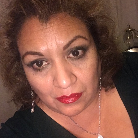 Rosalba Silva - Poshmark Profile Picture of Rosalba Silva (@rosalbasilva) on Poshmark