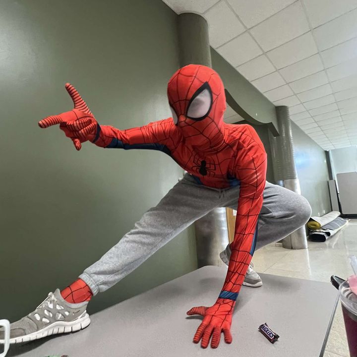 Profile Picture of Dennis Robert (@denylions) on Tiktok