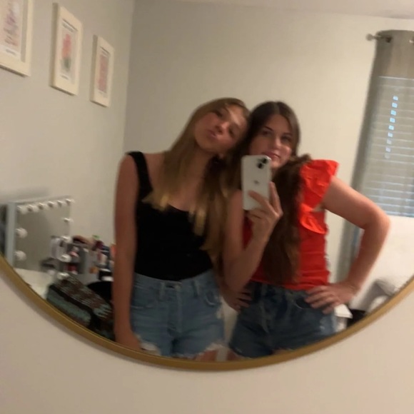 Profile Picture of Sunny Buggers (@sunny_shearer) on Poshmark