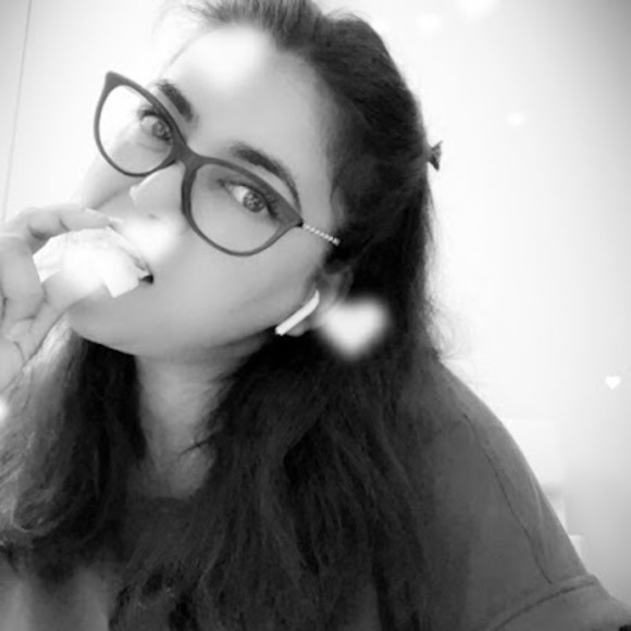 Profile Picture of Gomatie Misir (@gomatiemisir11) on Poshmark