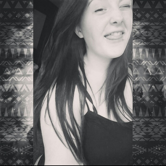 Profile Picture of Autumn Summers (@autumnxoxo00) on Poshmark