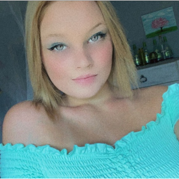 Profile Picture of Jacee Sutton (@jaceesutton65) on Poshmark