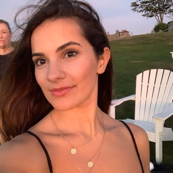 Profile Picture of Mariela Lucaj (@mlucaj) on Poshmark