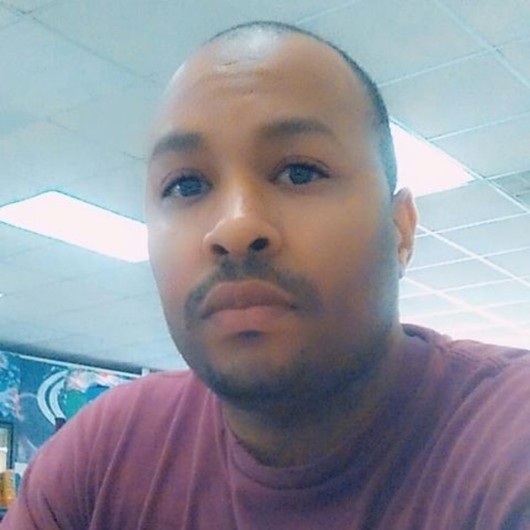Profile Picture of Eugene Raby (@12051984) on Poshmark