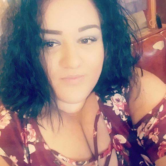 Profile Picture of Erica Bolanos (@eriyaris) on Poshmark