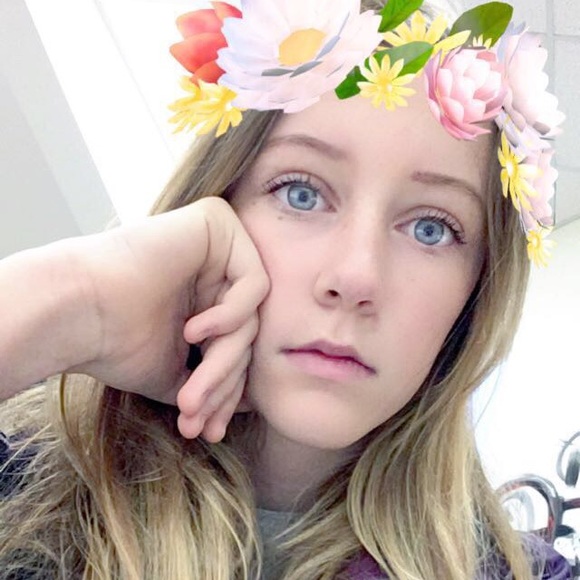 Profile Picture of Audrey Thomas (@audreyathomas) on Poshmark