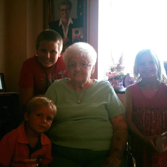 Susie Lubotina - Poshmark Profile Picture of Susie Lubotina (@susieqlube) on Poshmark