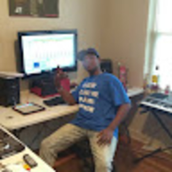 Profile Picture of Mychael Kindle (@mykekindle6) on Poshmark