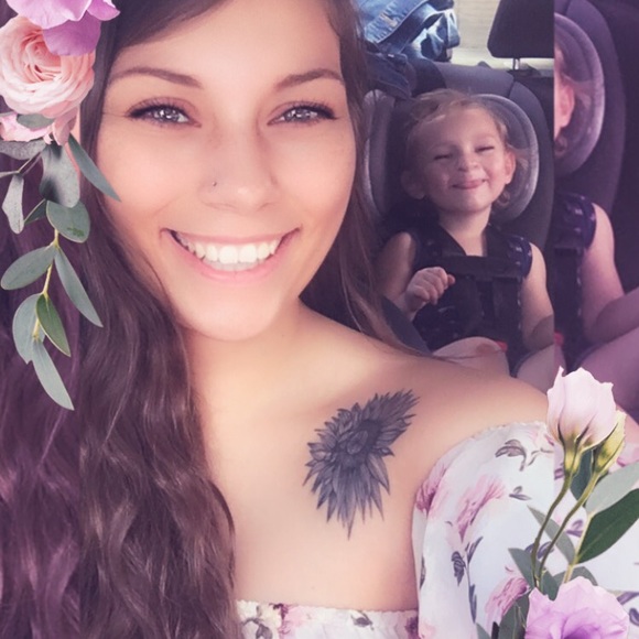 Profile Picture of Renee Phillips (@renee420) on Poshmark