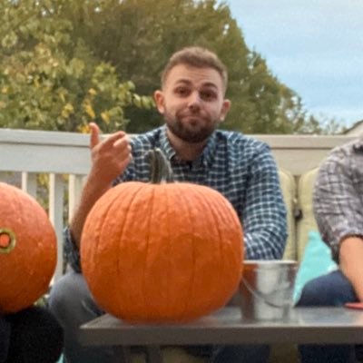 Profile Picture of Ronnie Debiec (@ron_deeb21) on Twitter