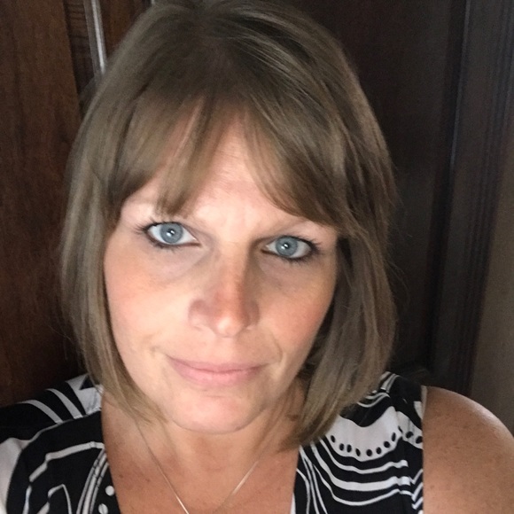 Profile Picture of Vicki jo Gilbert (@vicki5671) on Poshmark