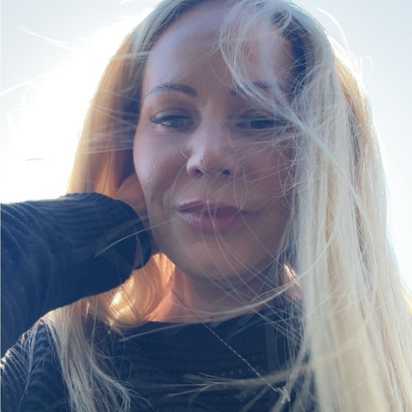 Profile Picture of Keely Castronuovo (@k_castronuovo) on Poshmark