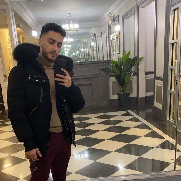 Profile Picture of Jacob Mosheyev (@mjacov) on Poshmark