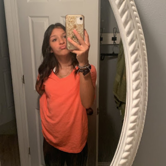 Profile Picture of Addison Huffman (@addisonohuffman) on Poshmark