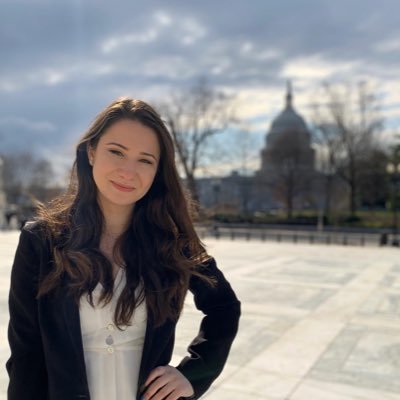 Profile Picture of Masha Simonova (@MashaSimonova20) on Twitter