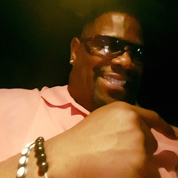 Profile Picture of T Edwards-bradley (@mr31flavors) on Poshmark
